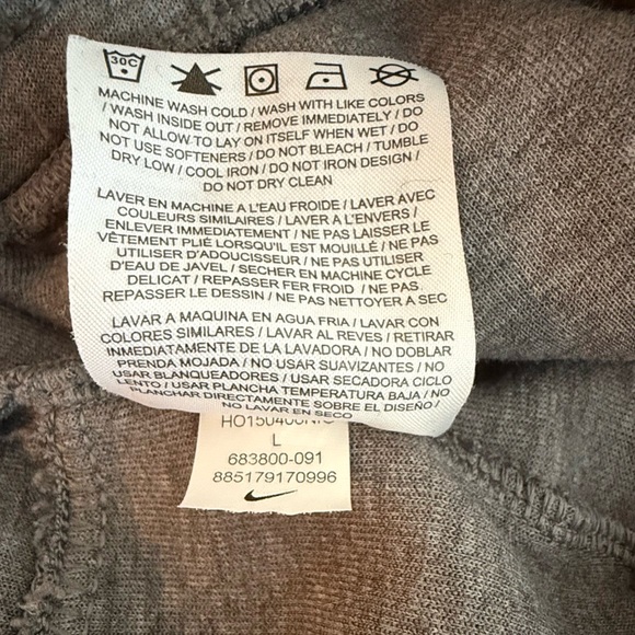 Nike Tech Joggers - Picture 11 of 11